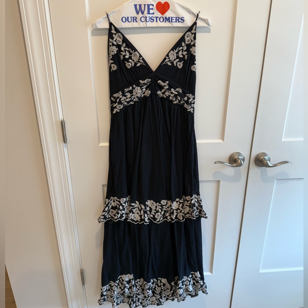 Abercrombie & Fitch Black Maxi Dress with White Detailing - Picture 3 of 6